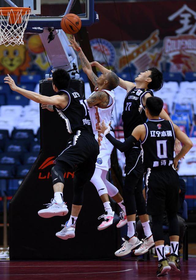 老叔回到辽宁主场,老叔一路走好的视频