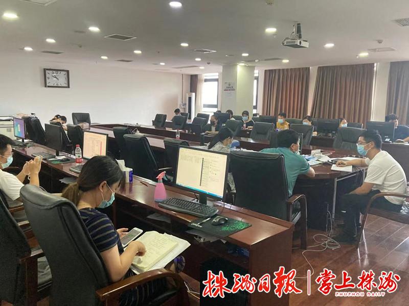 云龙抗命完整视频,云龙抗疫物资运输车