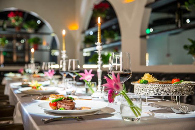 法国的时尚史,法国最早的时尚衣着