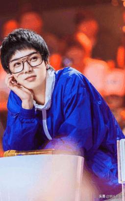 华晨宇出道时整过容吗,华晨宇从8岁到28岁的颜值变化