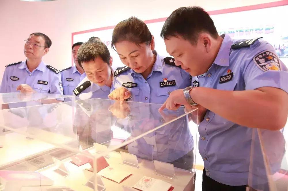 始终坚守初心牢记使命恪尽职守,牢记使命时刻心存敬畏