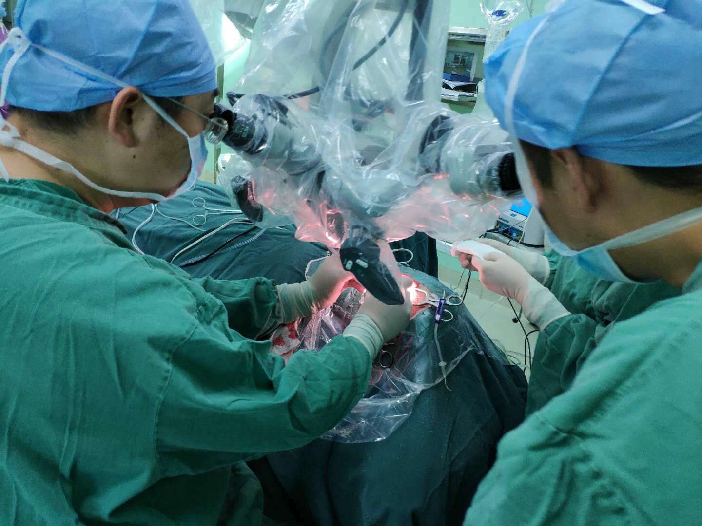 听小骨轻微损伤是什么导致的,听小骨损坏能听到声音吗