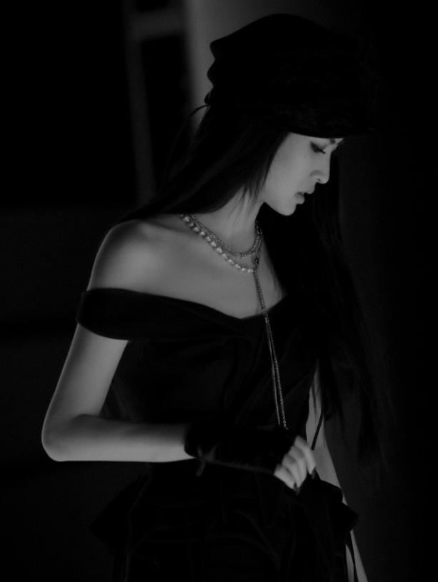 华为二公主姚安娜综艺,华为公主姚安娜出歌引争议