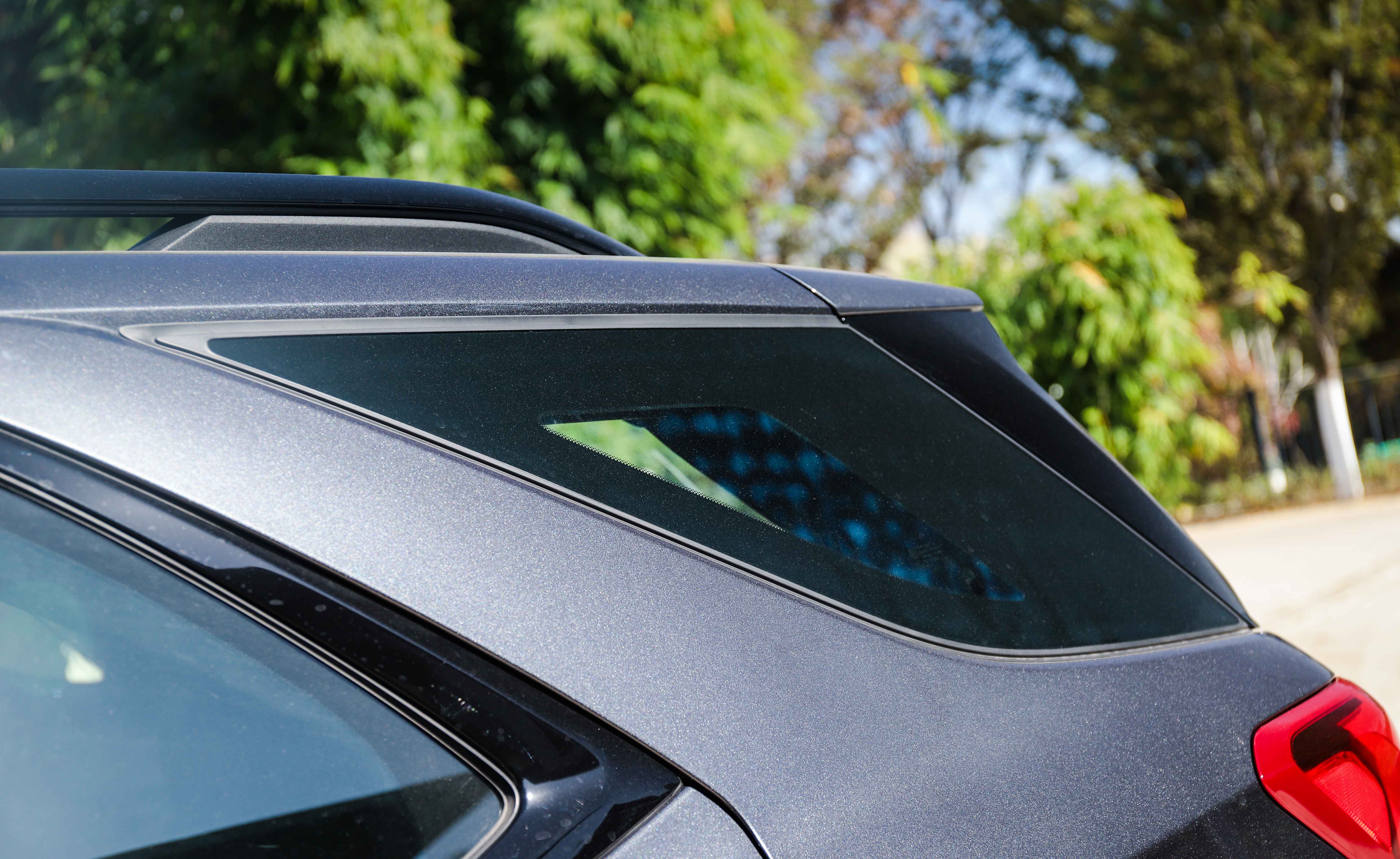 深度试驾雪佛兰探界者2.0t2023款,全面解析雪佛兰探界者配置差异