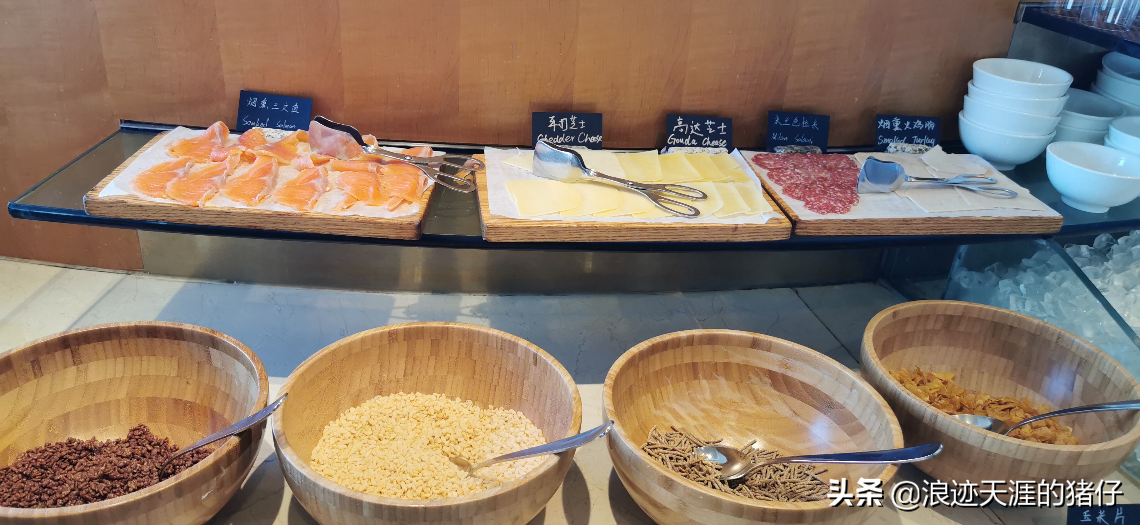 开业十八年上海最中心奢华五星酒店体验,喜半参犹。因为疫情缘故