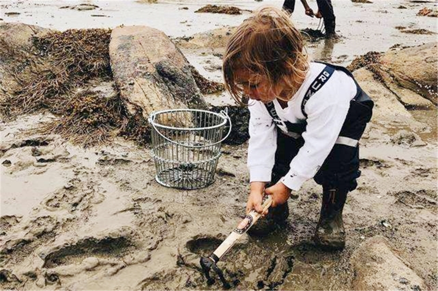 阻止孩子与品德不好的孩子玩,阻止孩子成长的心理