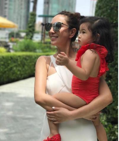 意外坠楼改变人生轨迹的郑希怡,郑希怡坠楼原因