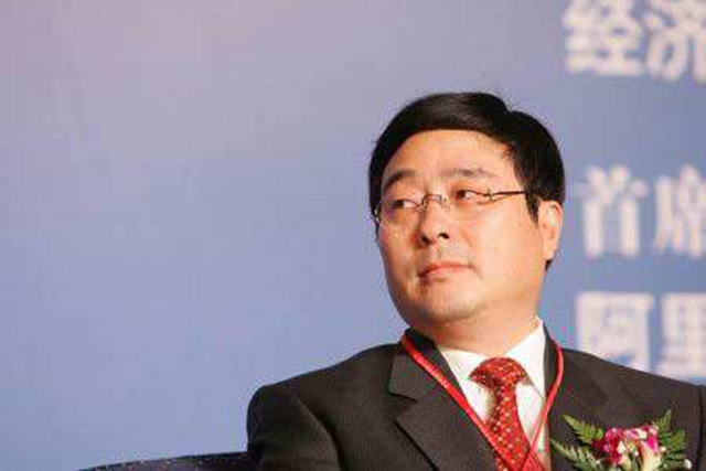 陕西首富荣海坠落：大学老师辞职，14年赚30亿，5年转手企业