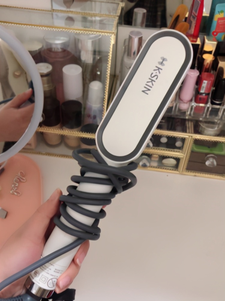 用直发棒怎么卷发直板夹,新手是更推荐卷发棒还是直板夹