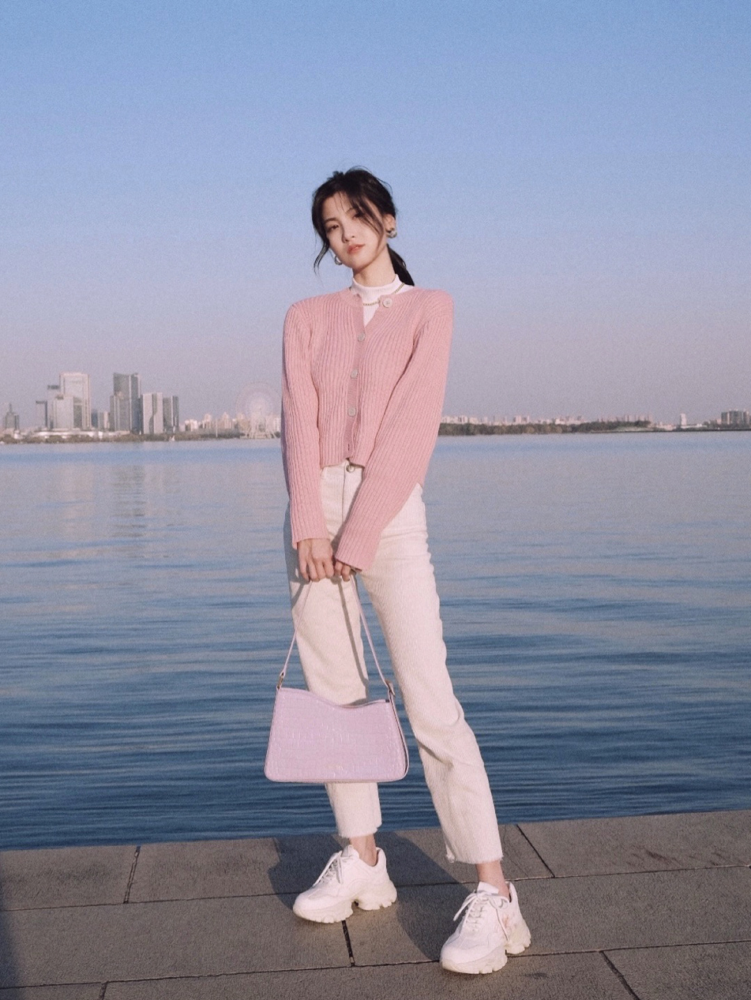 开春老爹鞋穿搭外套,春季穿老爹鞋热吗