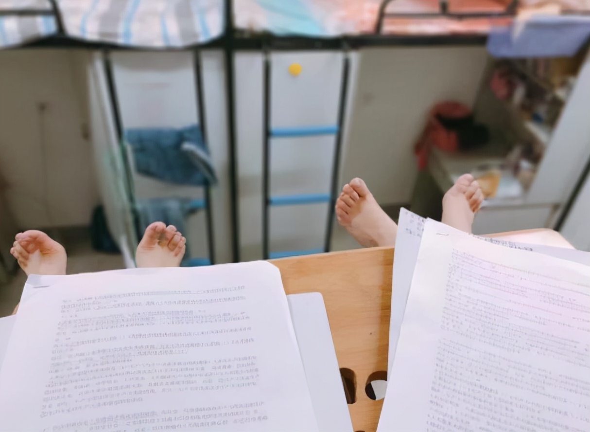 在大学被宿舍孤立会受到哪些影响,大学生宿舍被舍友故意孤立怎么办