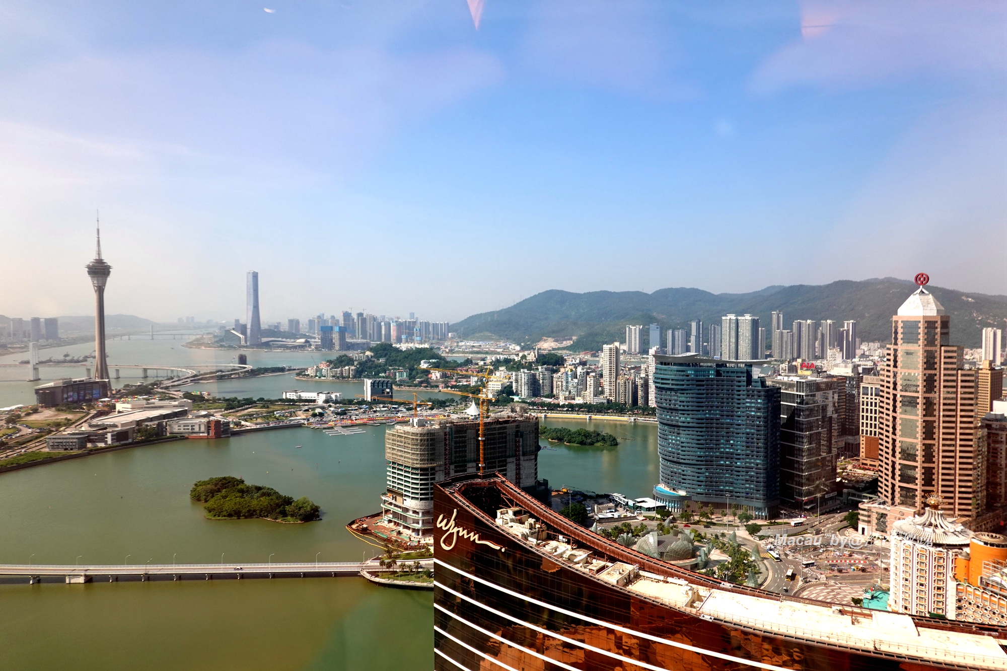 澳门葡京酒店豪华客房一晚多少钱,澳门的美高梅酒店住一晚要多少钱