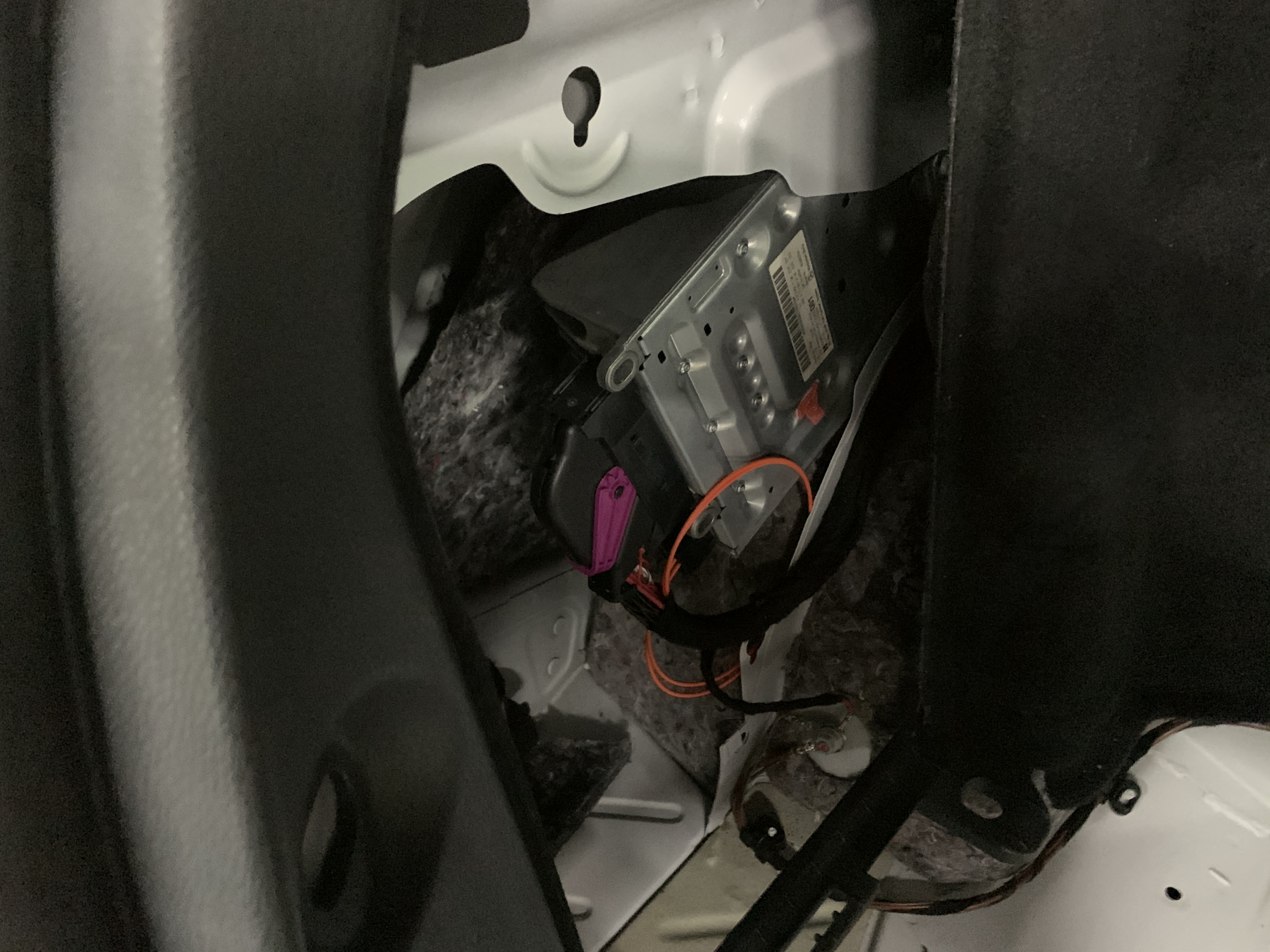 奔驰glk300音响改柏林之声多少钱,奔驰glk300改哈曼卡顿