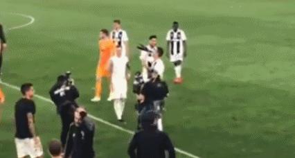 c罗去了尤文亮相仪式,c罗不喝可口可乐喝矿泉水