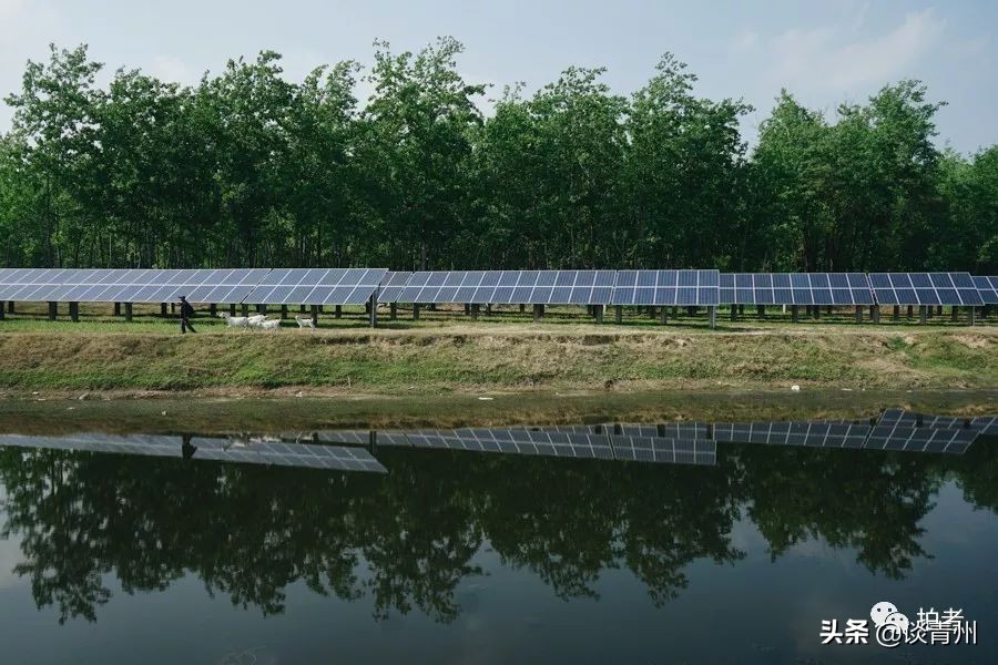 大衣哥朱之文买新车引围观,大衣哥朱之文被农民围观