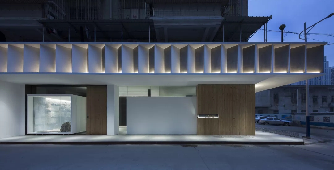 一个被遗忘的城市边角如何通过设计成为视觉焦点?