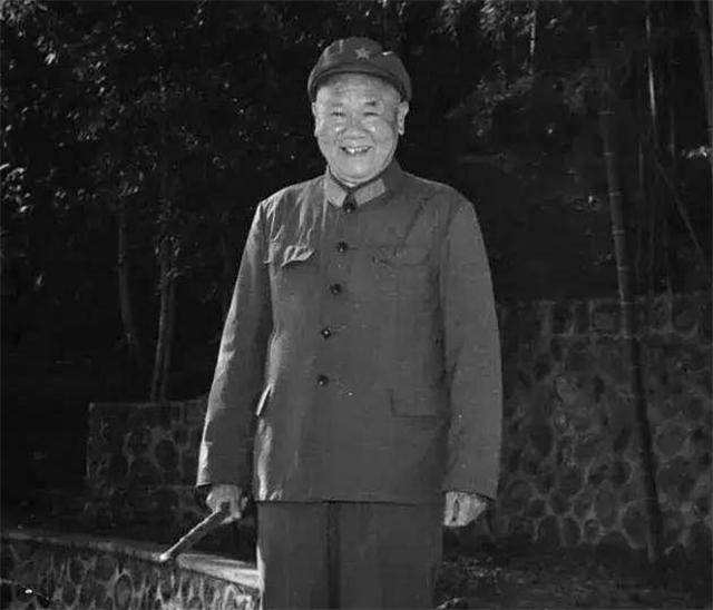 1971年陈再道任福州军区副司令,韩先楚问是否介意降职?陈如何回答