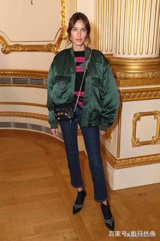 2022年流行夏季好看显瘦的牛仔裤,最好看的显瘦窄版牛仔裤