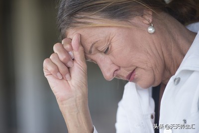 女性绝经后身体可能会有3个变化,女性绝经后出现这些症状