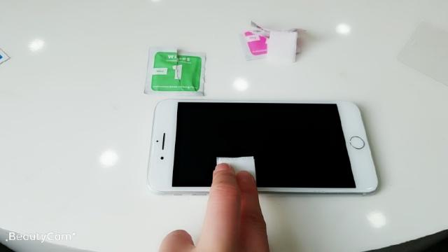 怎么给手机贴膜全步骤,如何自己在家给手机贴膜方便省钱
