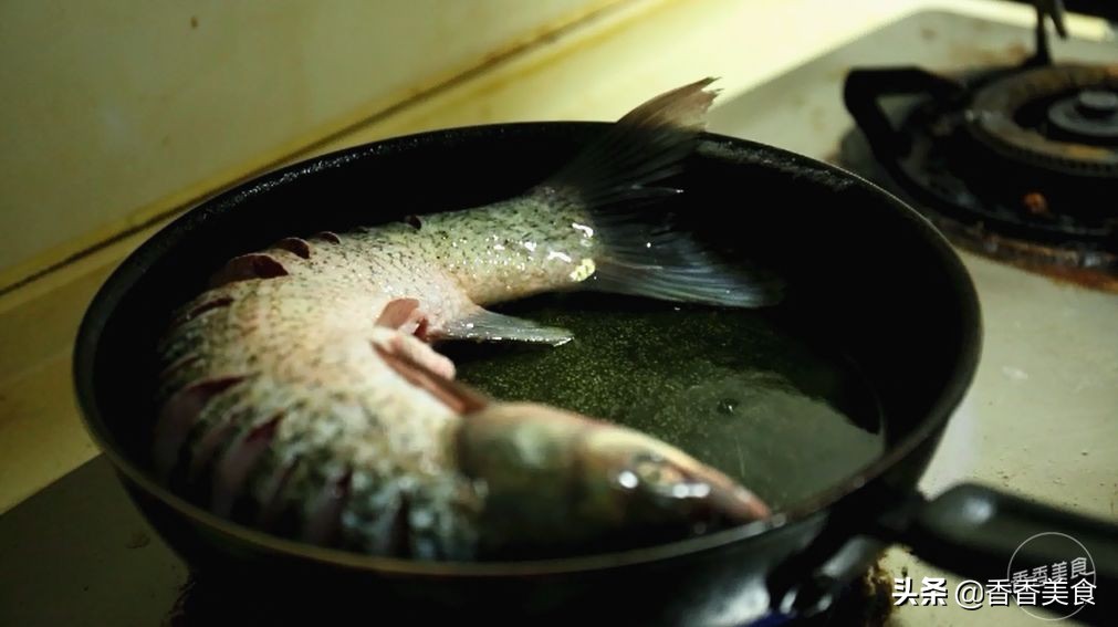 平底锅怎么做铁锅炖鱼,铁锅炖鱼平底锅