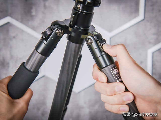 思锐三脚架最新报价,思锐a1005三脚架测评