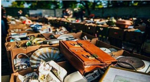 一晚赚几百摆摊,摆地摊如何一天赚300块钱