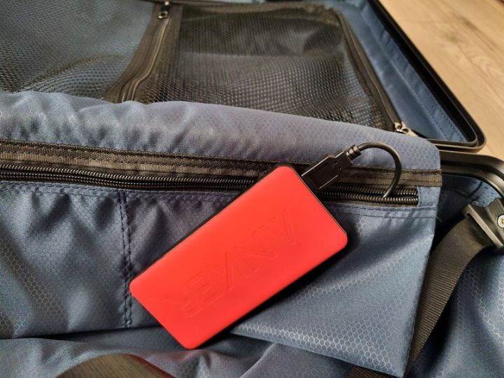 小型轻便指纹锁行李箱,便捷功能行李箱