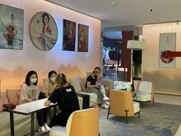 盘子女人坊店员工作怎么样,济南盘子女人坊店员