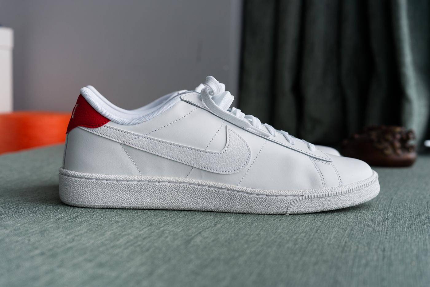 阿迪和耐克小白鞋哪个好,阿迪达斯和小白