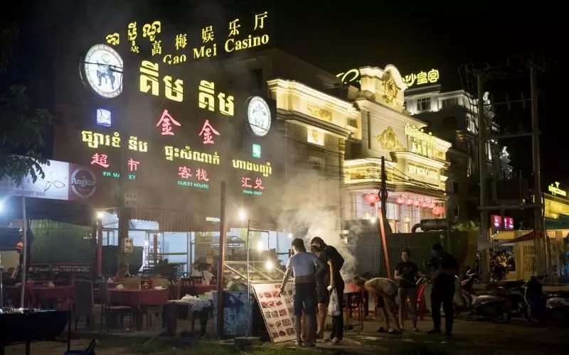 勒索殴打中国游客，公然张贴“禁止中国人进入”，如今报应来了