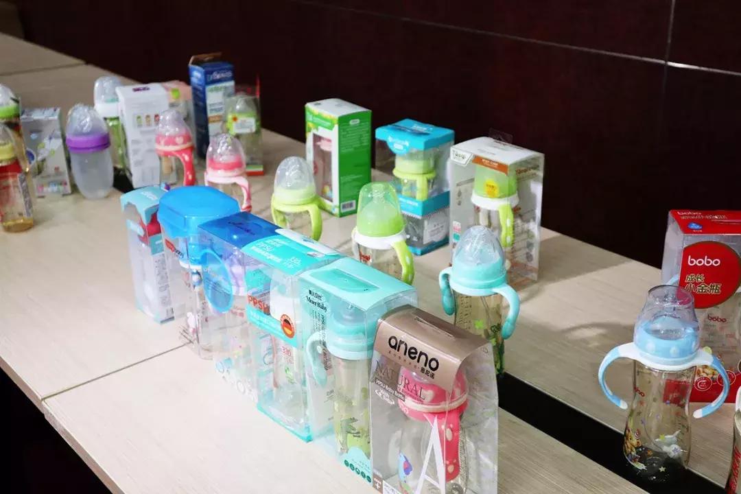 国内外奶瓶奶嘴大比对：宝宝好才是真的好！