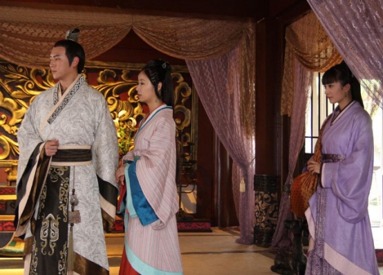 古代皇帝驾崩后妃被这样处置,后宫佳丽三千皇帝驾崩