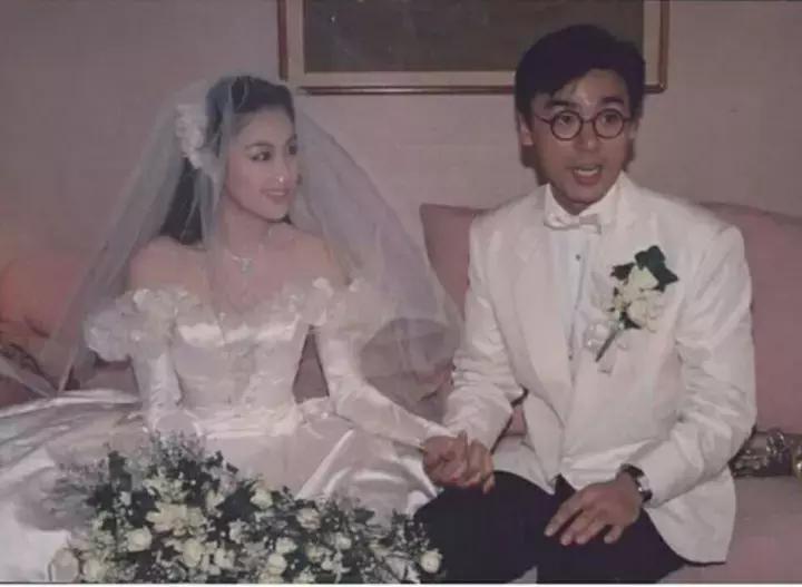 重出江湖的章小蕙真的能成为新一代超级美妆博主么？