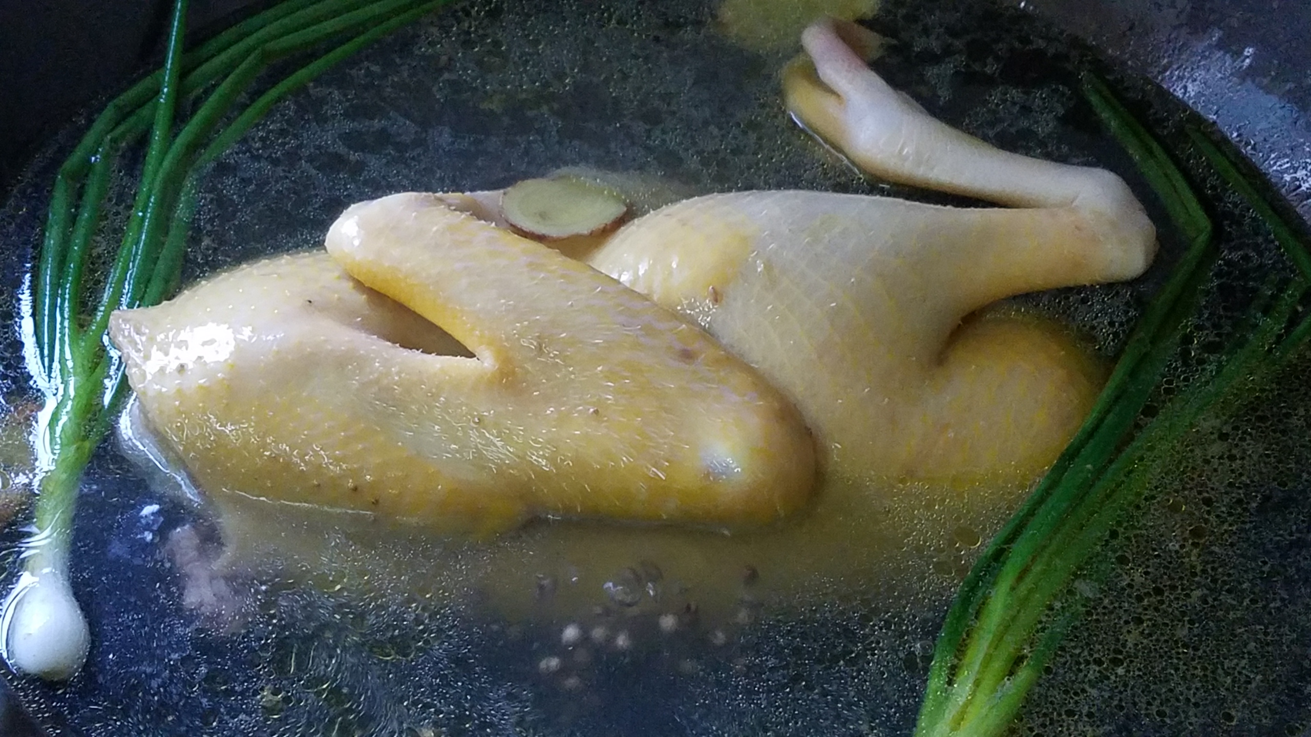 鸭肉别直接炖，教你一个广东做法，营养美味又好吃，味道很棒