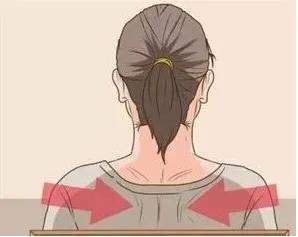 练瑜伽总是拱背怎么回事,练瑜伽耸肩缩脖怎么办