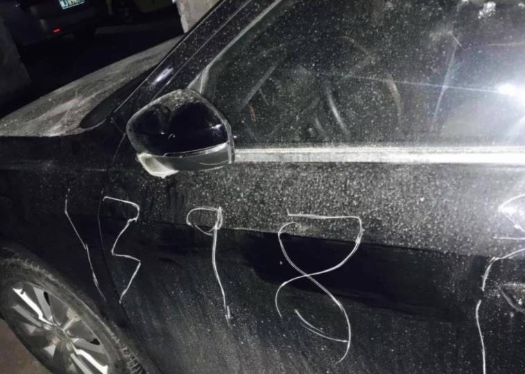 熊孩子划伤车被车主表扬,被熊孩子刮了车怎么维权