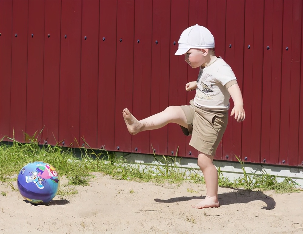 孩子在幼儿园憋大便怎么解决,幼儿园孩子憋大便会导致什么后果