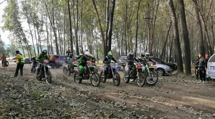 鞍山越野挑战赛10公里,马达比赛全部视频