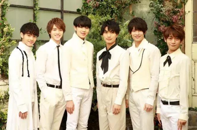 私生饭被爱豆嫌丑整容追到爱豆,私生饭整容后追到爱豆