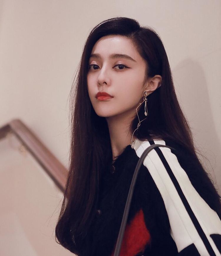 女生眼型桃花眼,狐狸眼的女生一般有什么特征