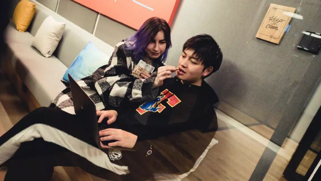 如果今年你只看过《奇葩说》和《奇遇人生》，请自觉收藏本推文！