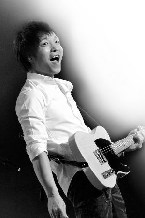 “歌神”许巍：曾因抑郁症险些自杀，如今年过半百，却回归为少年