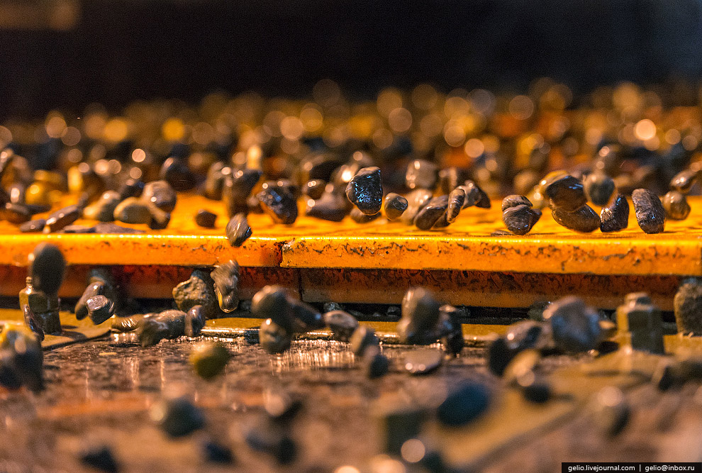 去俄罗斯挖金矿怎么样,真实钻石开采出来的样子