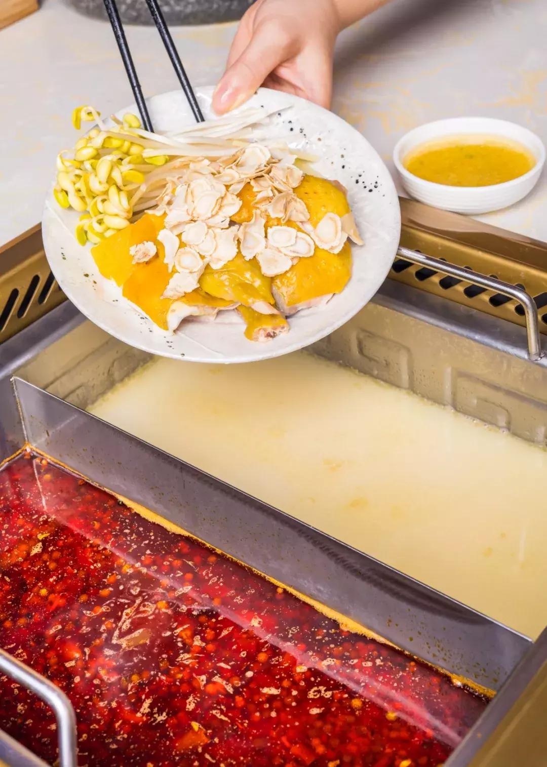 斥资1500万!人广惊现①家*场赌**火锅,明星、赌王千金都来打call