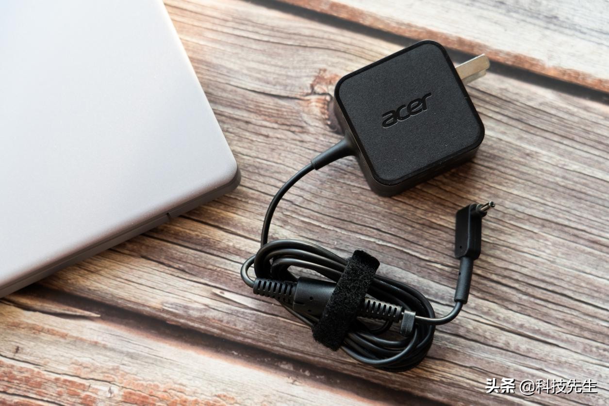 宏碁蜂鸟swiftsf31311代酷睿,宏碁蜂鸟swift3小超银评测