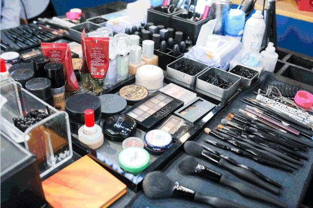 这是一条点开就能「笑着过七夕」的推送