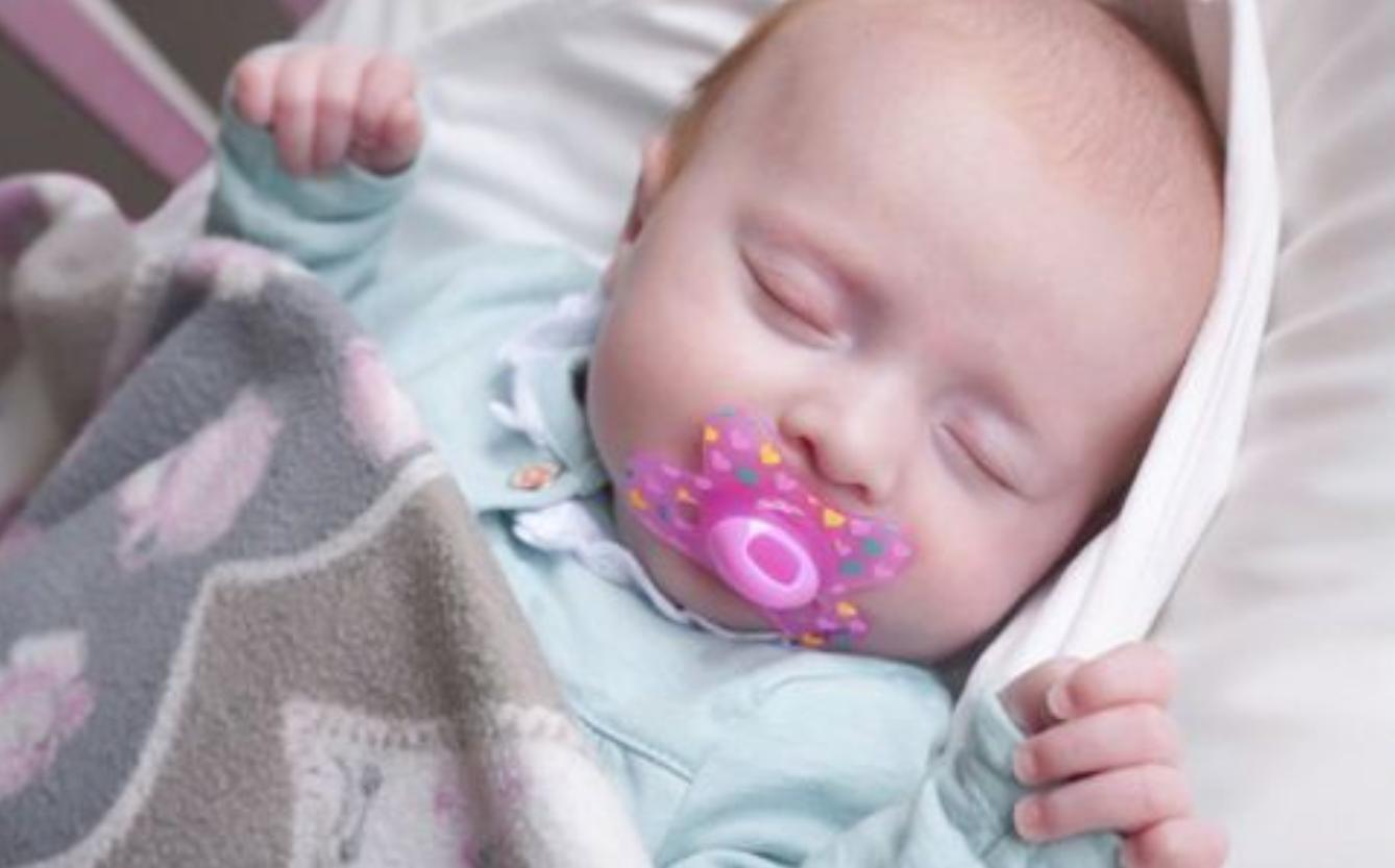 1岁宝宝总是有意无意撅嘴,1岁宝宝总使劲咧嘴