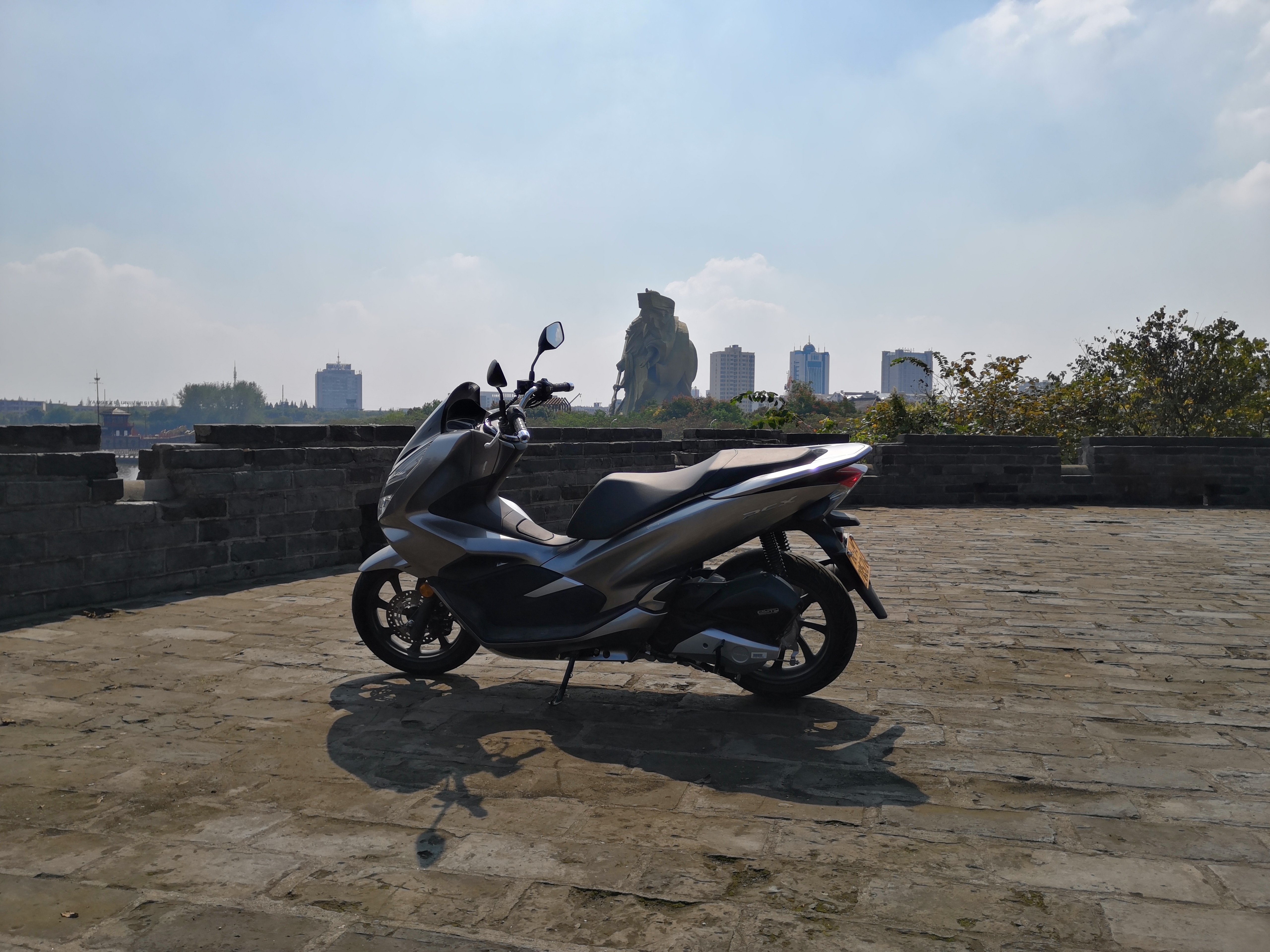 荆州古城游记视频,五羊本田pcx150国产的好不好