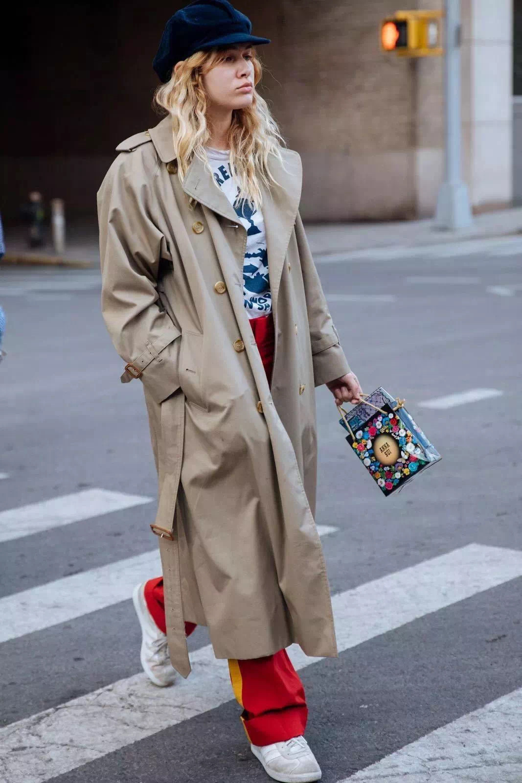 脸小适合戴哪种帽子好看,脸大的女生戴什么样帽子好看